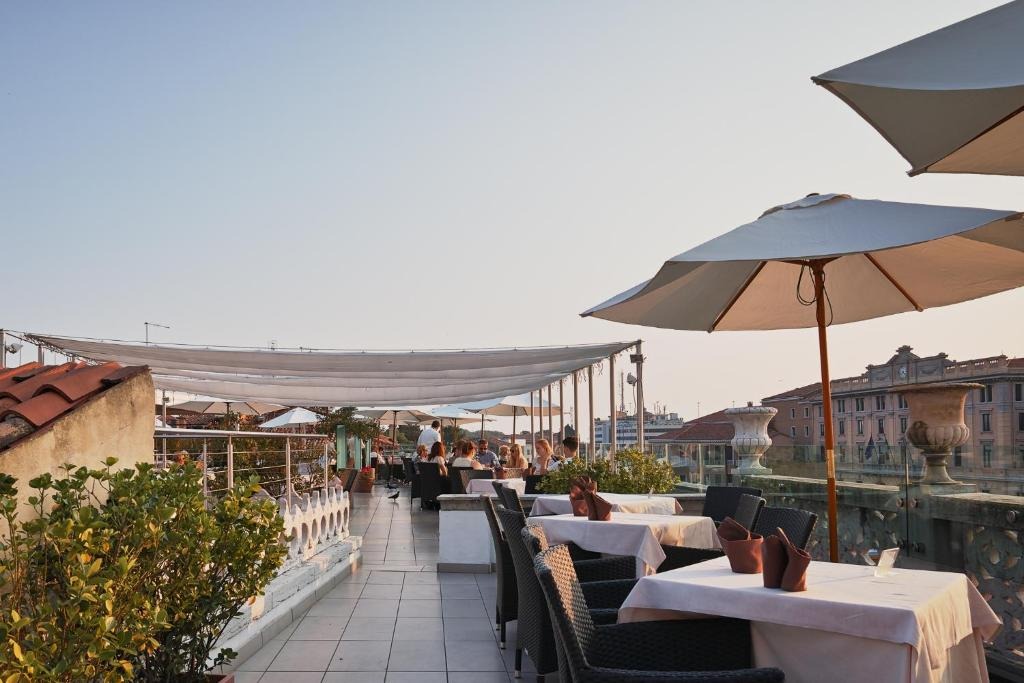 هتل کارلتون آن گراند کانال